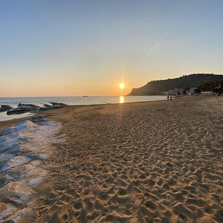 Casa Vacanza Scala Dei Turchi 레알몬테 외부 사진